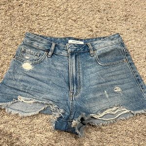 High rise festival cut PacSun light wash, denim shorts, size 26
